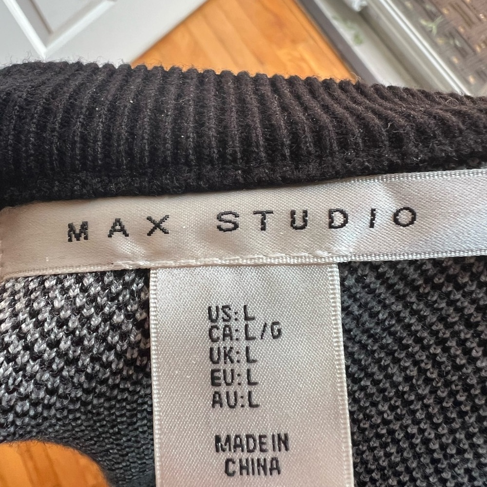 Max Studio womens Sweater in Black and Gray